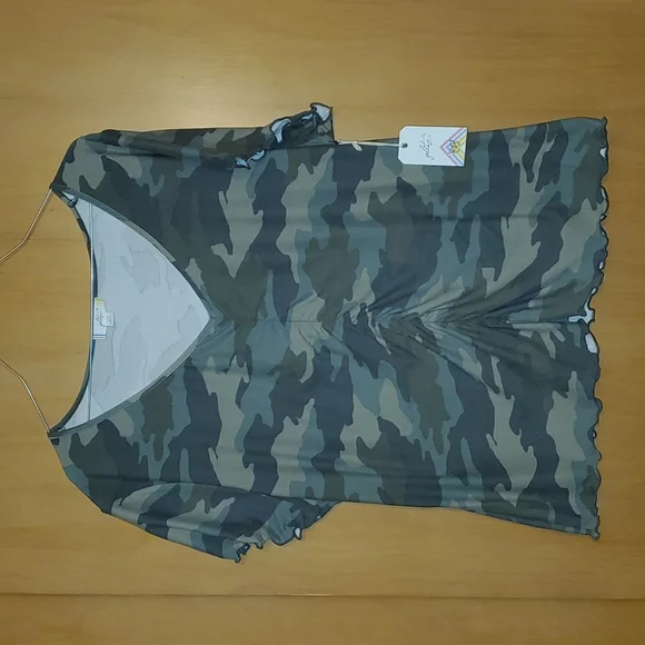 Glitz Camo Top 2X - Picture 1 of 7